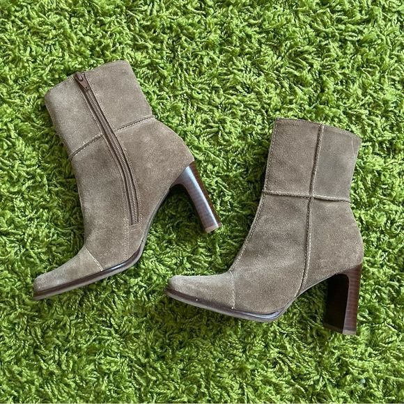 Worthington Shoes - Y2K vintage Suede Boots heels size 6